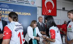 Gaziantep'ten Nizip Spor öğrencilerine malzeme desteği