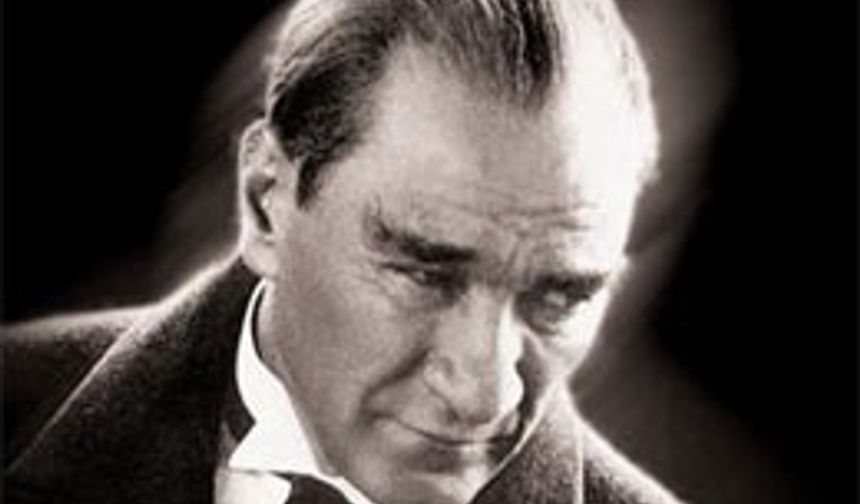 Atatürk'ü saygı ve özlemle anıyoruz